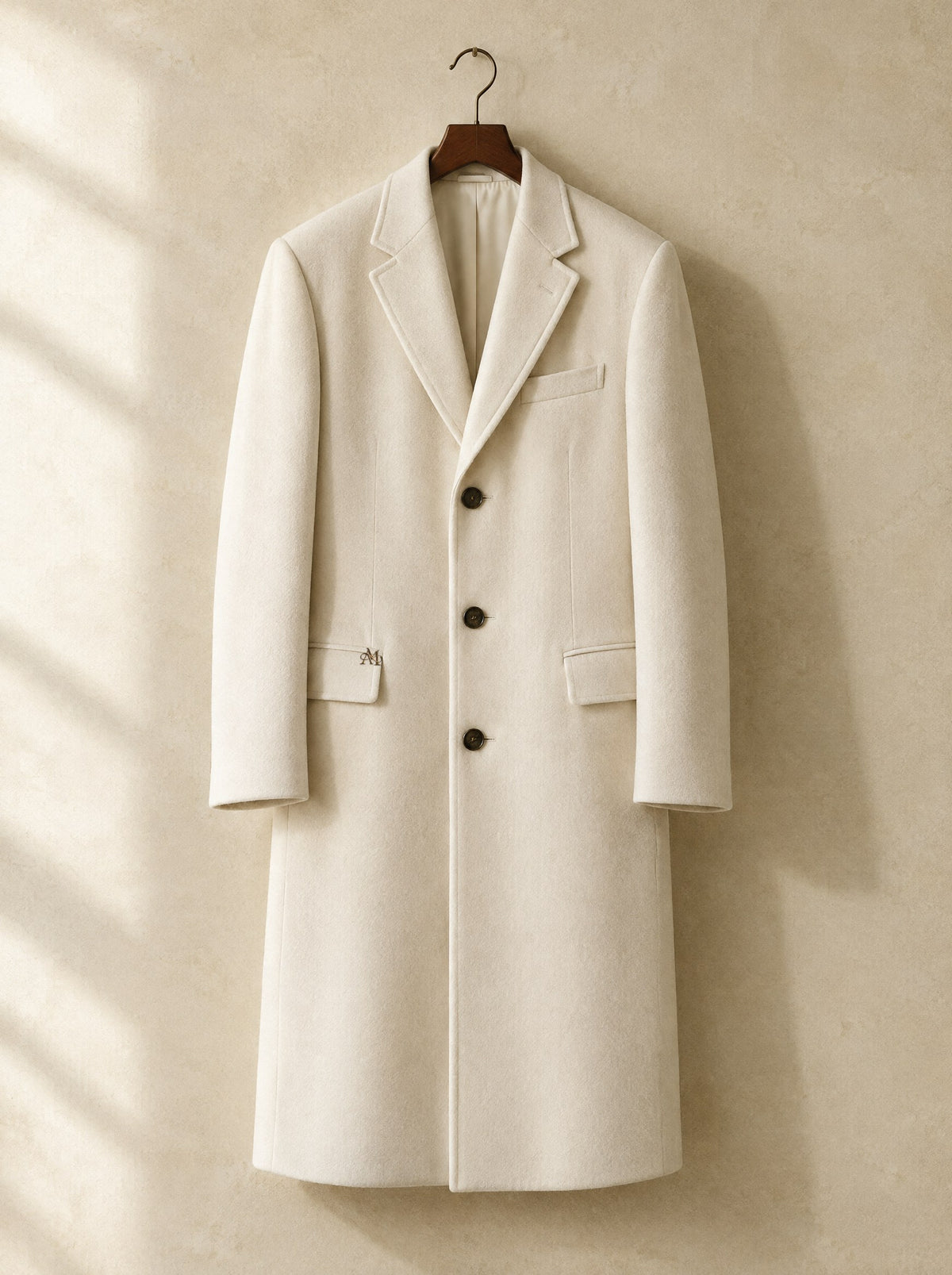 Le Pardessus — White