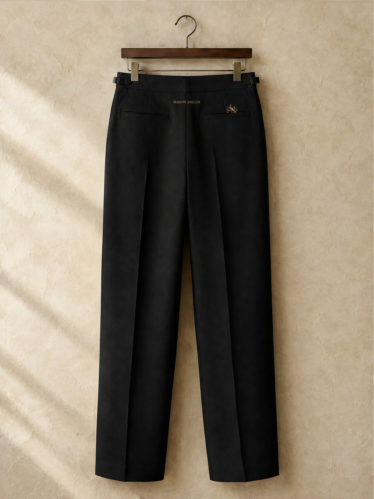 Le Pantalon à Pinces — Black — Back